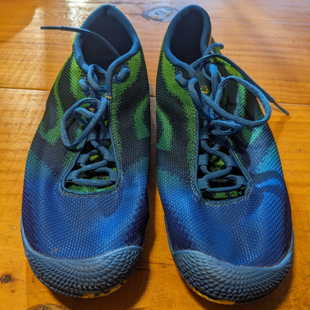 TSLA Bare Trek running shoes